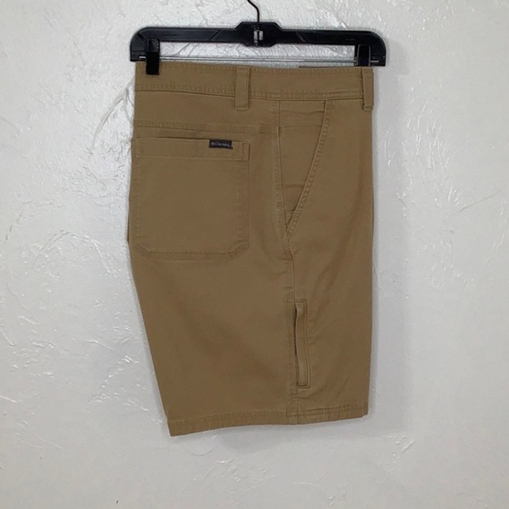 Columbia regular fit dessert sand multi pockets cargo chino shorts size 38 EUC - Picture 1 of 15